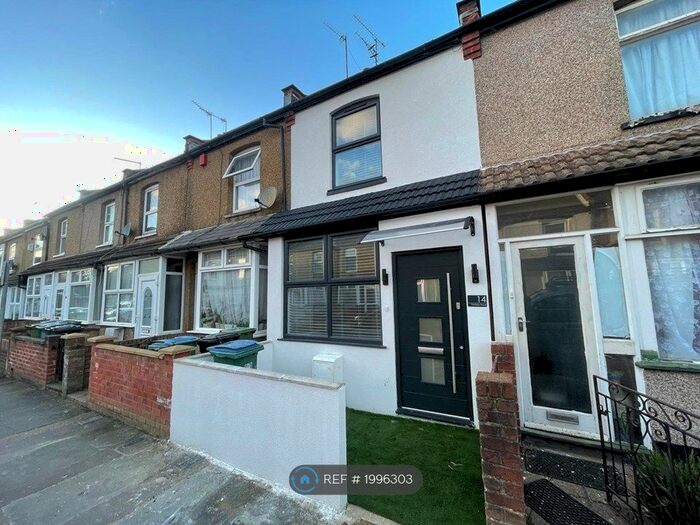2 Bedroom Terraced House To Rent In Pretoria Road, Watford, WD18