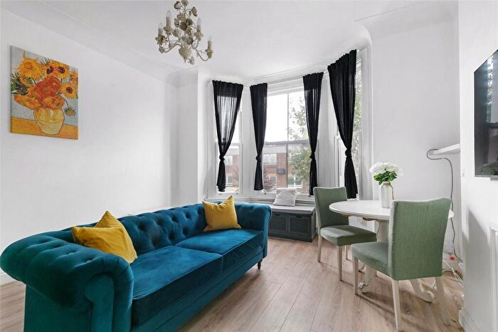 1 Bedroom Apartment To Rent In Oakfield Road, London, SE20