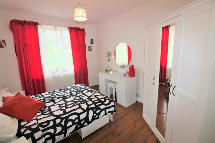 2 Bedroom Maisonette To Rent In Porch Way, Whetstone, London, N20