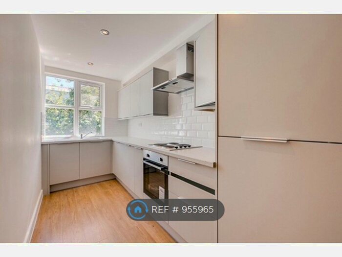 1 Bedroom Flat To Rent In Roman Road, London, E2