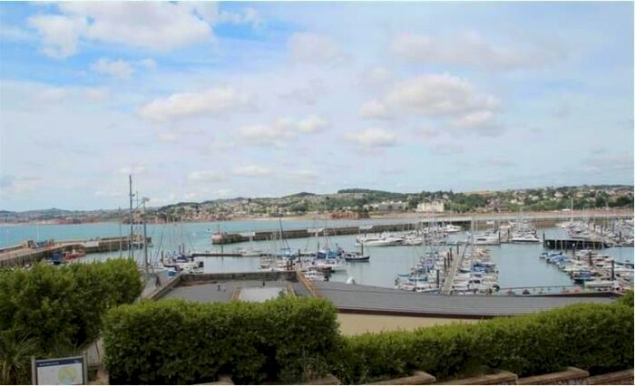 2 Bedroom Flat To Rent In Beacon Terrace, Torquay, TQ1
