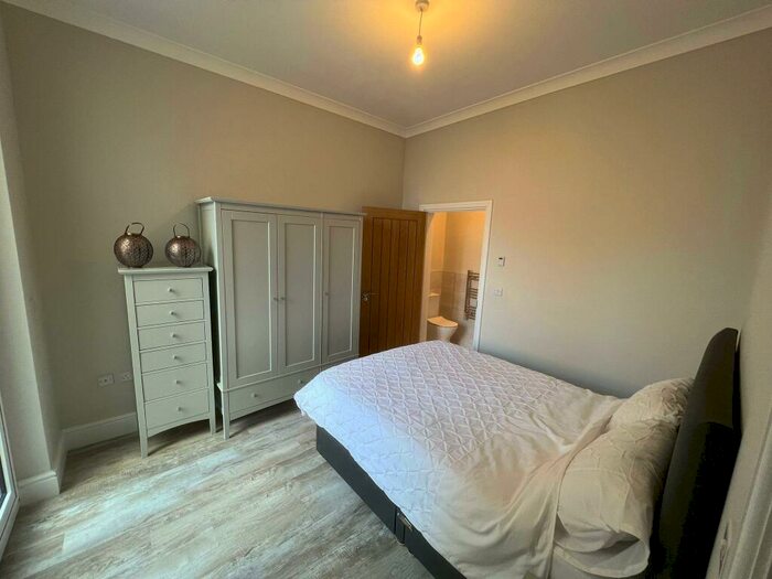 2 Bedroom Apartment To Rent In Bute Esplanade, Cardiff, CF10