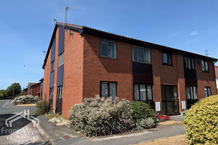 1 Bedroom Flat For Sale In St. Davids Grove, Lytham St. Annes, Lancashire, FY8