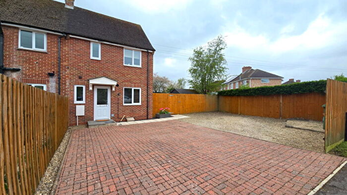 2 Bedroom End Of Terrace House For Sale In Link Way, Thatcham, RG18