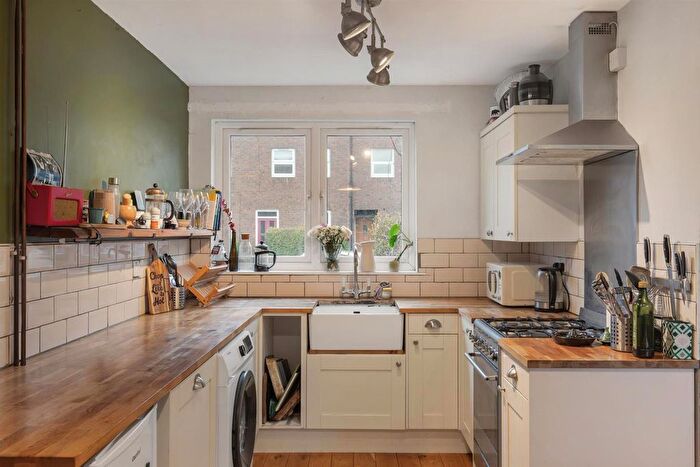 3 Bedroom End Of Terrace House To Rent In Loder Street, Peckham, London, SE15