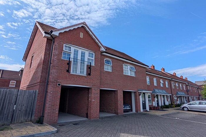 2 Bedroom Flat To Rent In Ashton Gardens, SO50