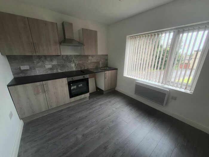 1 Bedroom Flat To Rent In Boothroyd Lane, Dewsbury, WF13