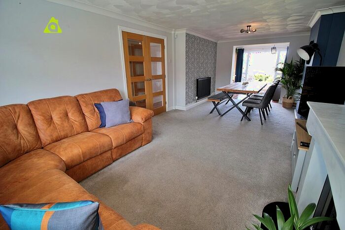 3 Bedroom Semi-Detached House For Sale In Winslow Road, Nr Westhoughton, Bolton, BL3