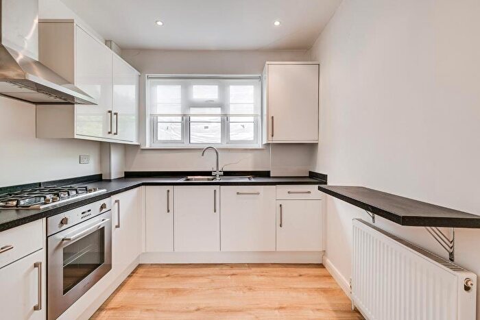 2 Bedroom Flat To Rent In Risborough Close, Muswell Hill, N10