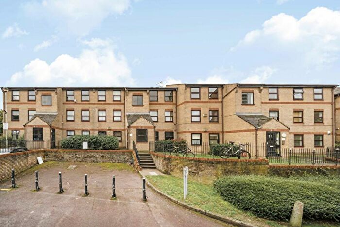 1 Bedroom Flat To Rent In Edmeston Close, Homerton, E9