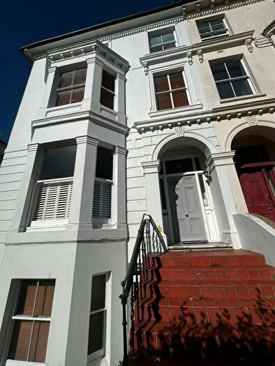 2 Bedroom Flat To Rent In Medina Villas, Hove, BN3