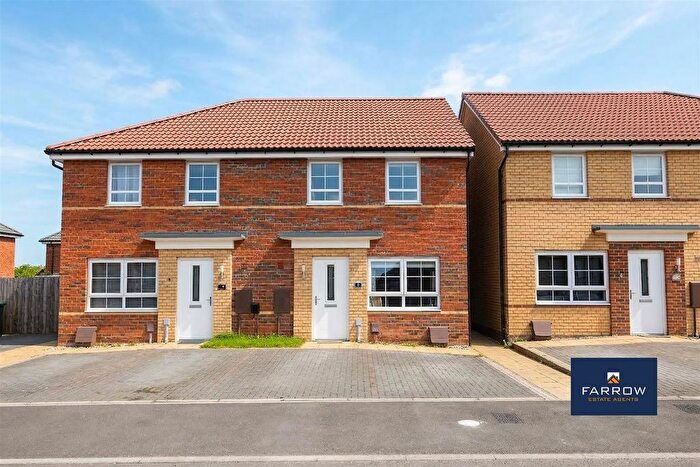 3 Bedroom Semi-Detached House For Sale In Binbrook Drive, New Waltham, Grimsby, DN36