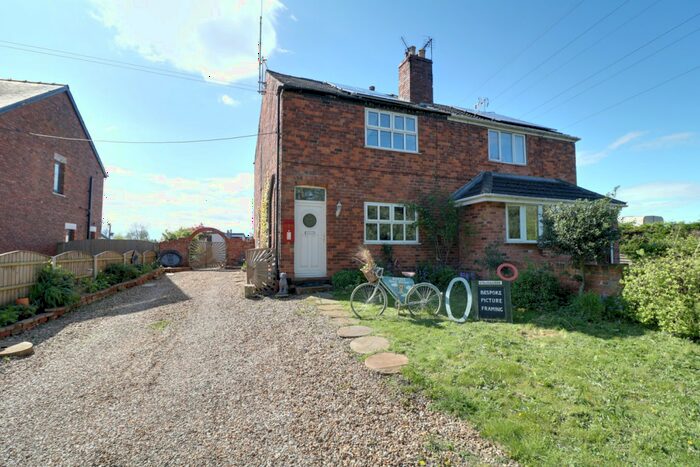 2 Bedroom Semi-Detached House For Sale In Kirton Road, Messingham, Scunthorpe, DN17