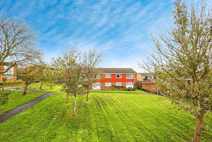 1 Bedroom Flat For Sale In Gemma Close, Hailsham, BN27