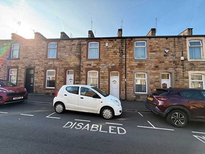 3 Bedroom Terraced House For Sale In Lindsay Street, Burnley, BB11