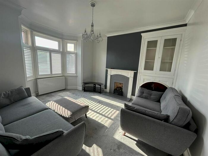 2 Bedroom Property To Rent In Dovecote Road, Eastwood, Nottingham, NG16