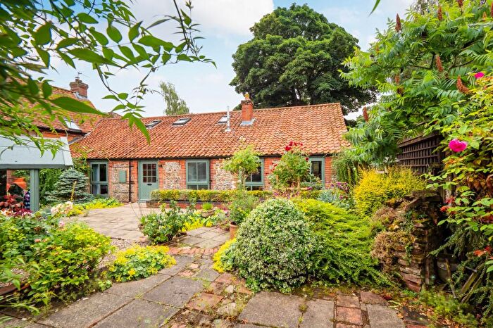 4 Bedroom House For Sale In Barn Conversion In A Peaceful Close In Briston, NR24