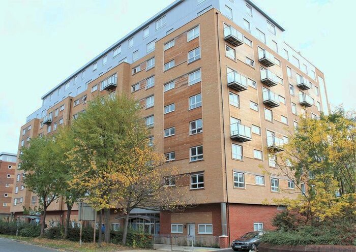 2 Bedroom Flat To Rent In Cherrydown East, Basildon SS16