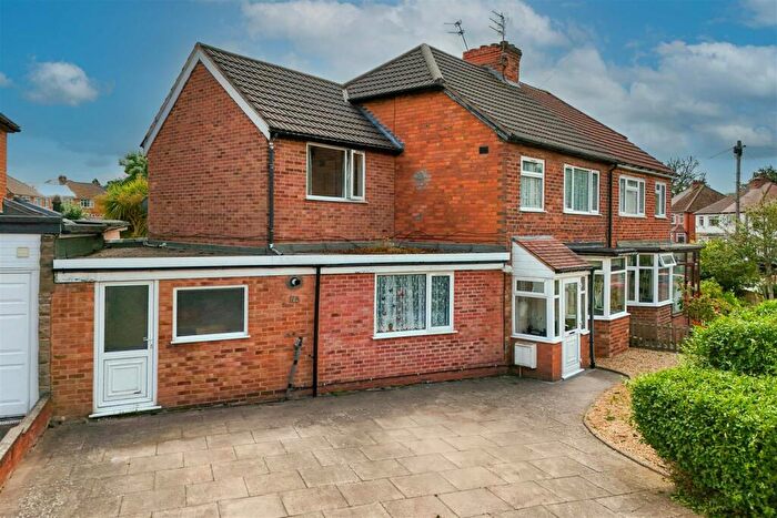 5 Bedroom Semi Detached House For Sale In Velsheda Road, Shirley, Solihull, B90