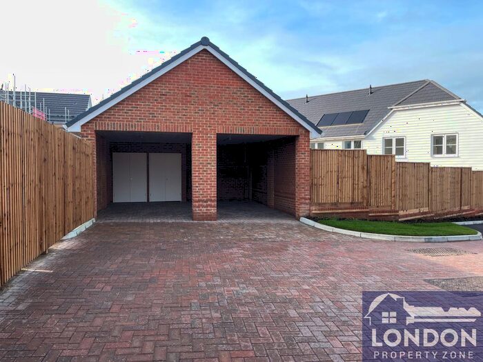 3 Bedroom Semi-Detached House To Rent In Omaha Grove, Tonbridge, TN12