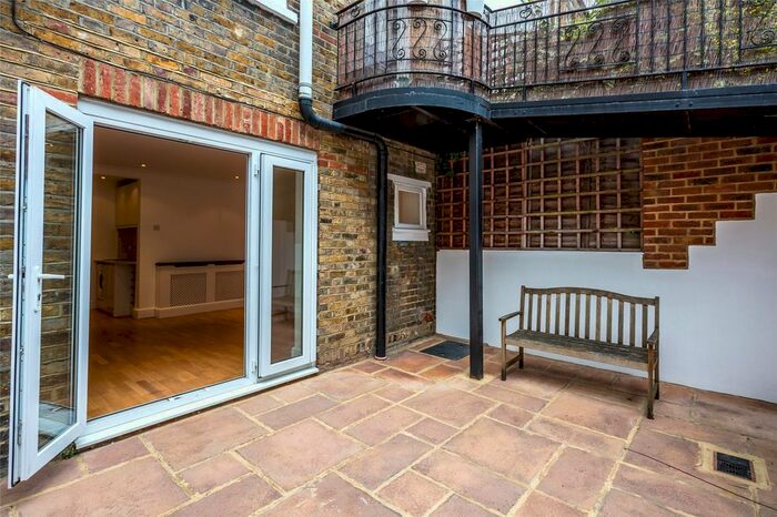 1 Bedroom Flat To Rent In Temple Road, Windsor, Berkshire, SL4