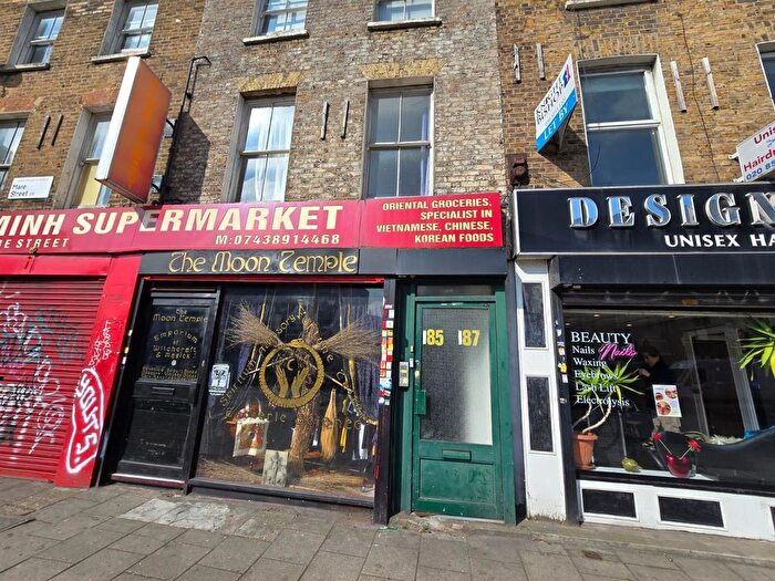 3 Bedroom Flat To Rent In Mare Street, Hackney, London, E8