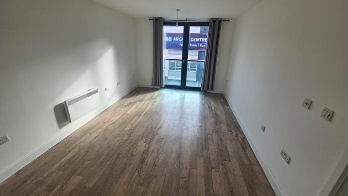 2 Bedroom Apartment To Rent In Southside, St Johns Walk, B5