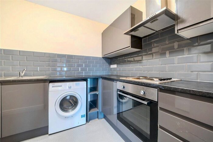 1 Bedroom Flat To Rent In Swan Road, Waltham Cross, Hertfordshire, EN8