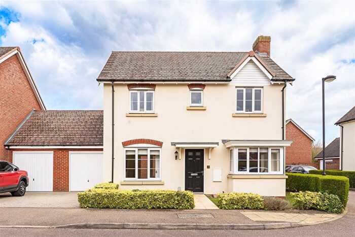 4 Bedroom Detached House For Sale In Oaklands Lane, Smallford, St. Albans, AL4