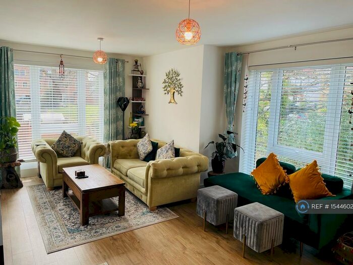 2 Bedroom Flat To Rent In Cavendish House, Orpington, BR6