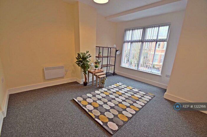 1 Bedroom Flat To Rent In Woodfield Road, Manchester, M8