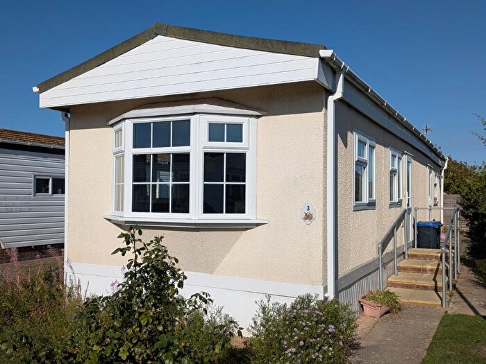 2 Bedroom Park Home For Sale In The Broadway, Lancing, BN15