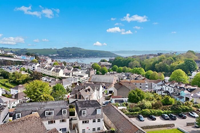 2 Bedroom Flat For Sale In Penvale Court, Falmouth, TR11