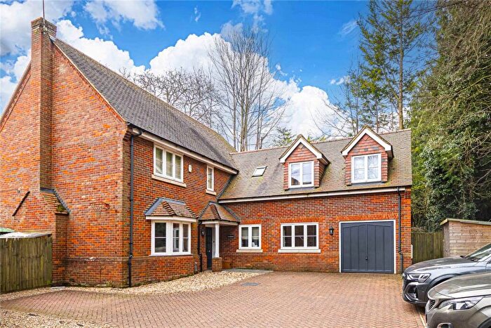 5 Bedroom Detached House For Sale In London Road, Hemel Hempstead, Hertfordshire, HP1