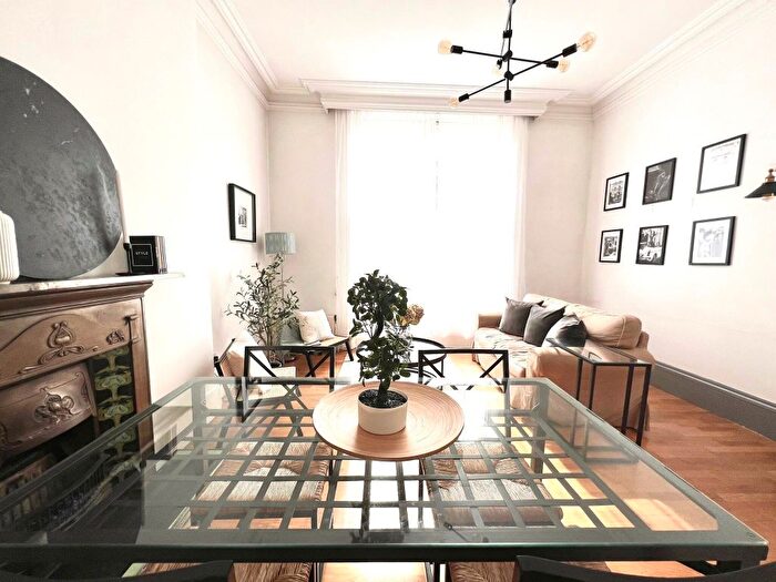 1 Bedroom Flat To Rent In Townhill Trading Ltd, Basement Flat, Cheniston Gardens, London, W8