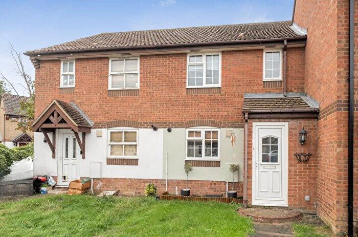 3 Bedroom Terraced House For Sale In Gadsden Close, Cranfield, MK43