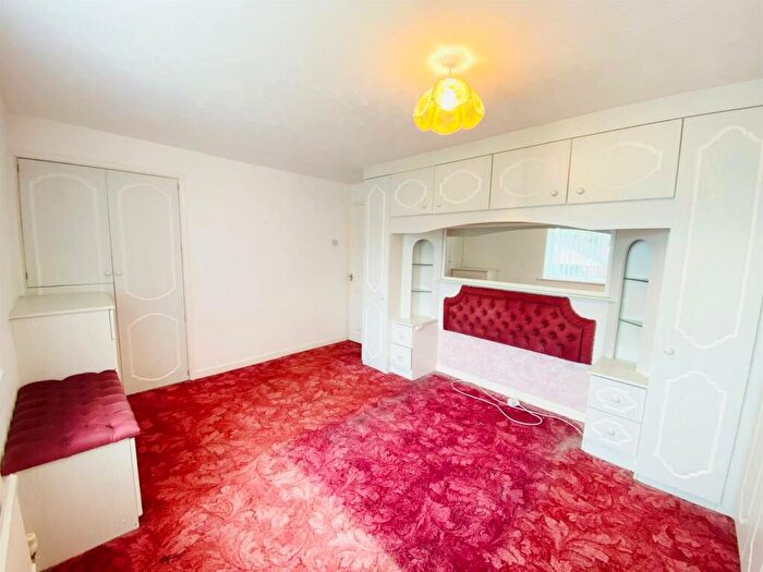 3 Bedroom Semi-Detached House For Sale In Westminster Avenue, Ashton U Lyne, OL6