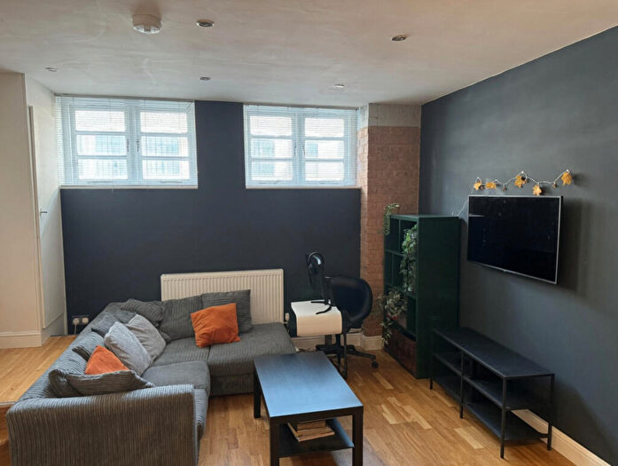 1 Bedroom Flat To Rent In Pembeton, Warstone Lane, Birmingham, B18