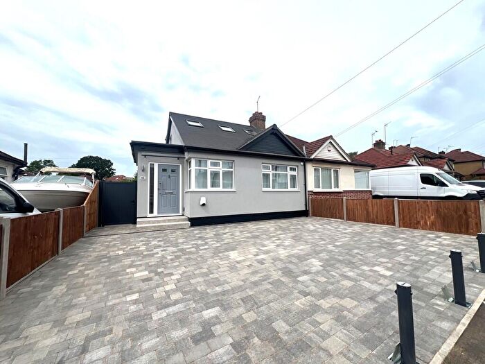 4 Bedroom Semi-Detached Bungalow To Rent In Alandale Drive, Pinner, HA5