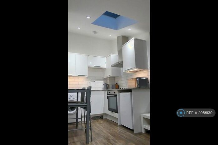 1 Bedroom Flat To Rent In Modern Furnished, Braintree, CM7