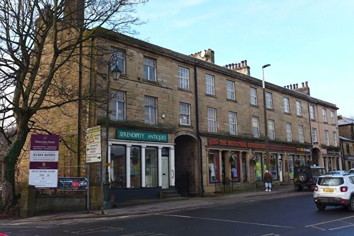 2 Bedroom Flat To Rent In Bridge Street, Lockwood, Huddersfield, West Yorkshire, HD4