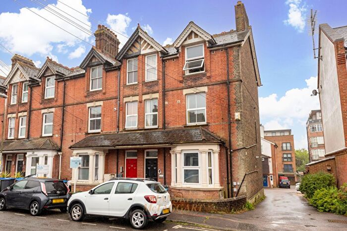 2 Bedroom Flat For Sale In St. James Road, East Grinstead, RH19