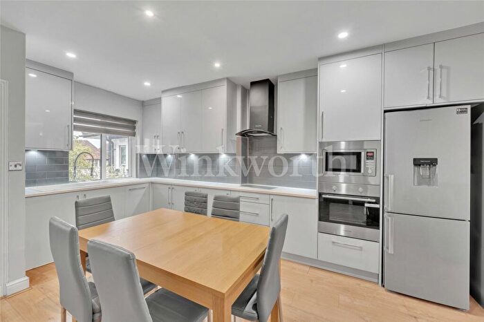 2 Bedroom Apartment To Rent In Highfield Avenue, London, NW11
