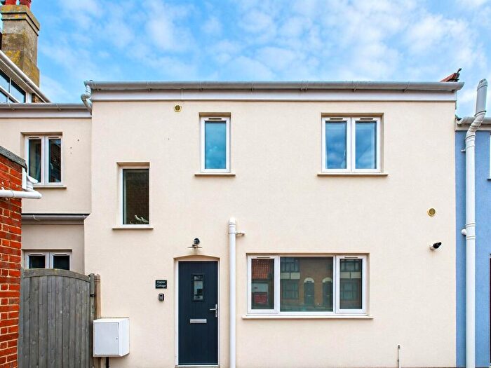 2 Bedroom Cottage For Sale In Corner Street, Cromer, NR27