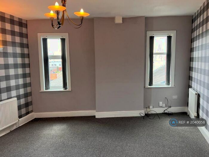 2 Bedroom Flat To Rent In Denton Road, Audenshaw, Manchester, M34