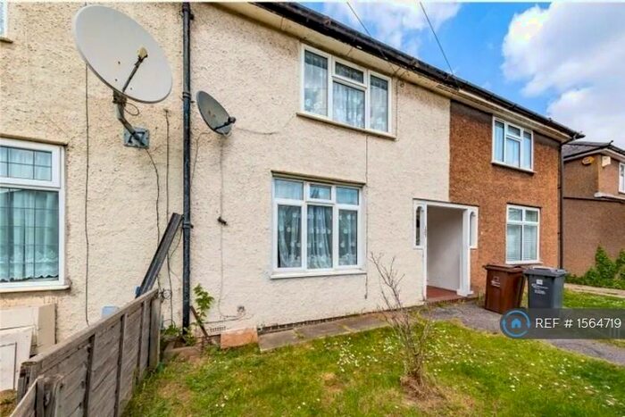 2 Bedroom Terraced House To Rent In Ilchester Road, Dagenham, RM8