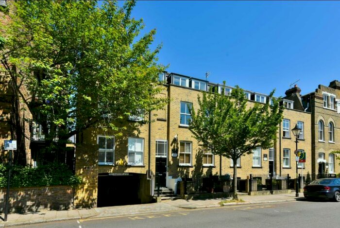 Garage / Parking To Rent In Barnsbury Street, Islington, N1