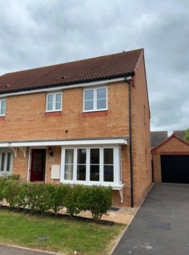 3 Bedroom Semi-Detached House For Sale In Vestry Close, Thorney, PE6