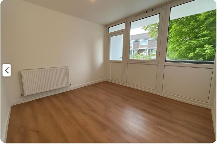 3 Bedroom Flat To Rent In Ballance Road, Homerton, E9