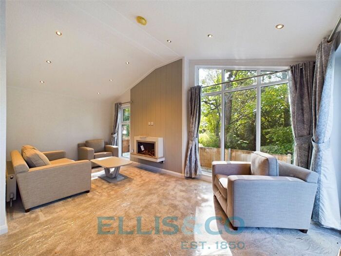 2 Bedroom Property For Sale In Bourne Park, Golden Green, Tonbridge, Kent, TN11